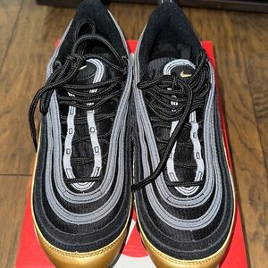 Gently Used Air Max 97 Size 6y ~Women’s 7.5